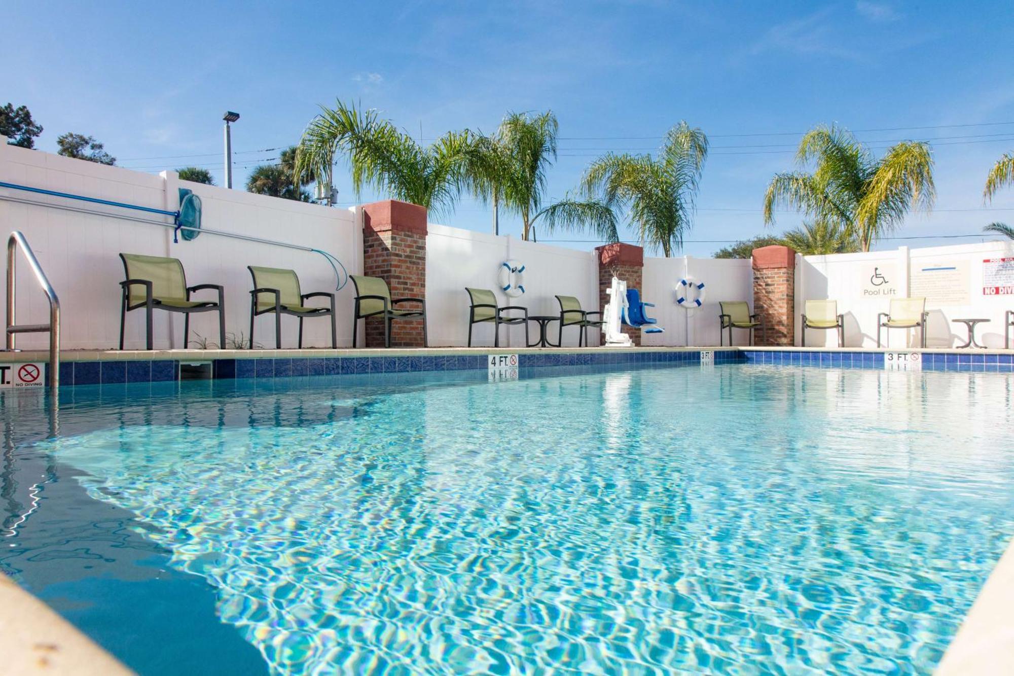 Hampton Inn - Palatka Exterior photo